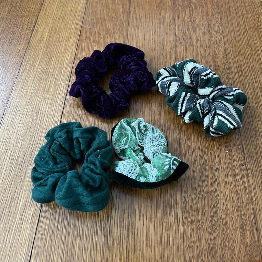 CLAIRE’S Scrunchie Bundle 4